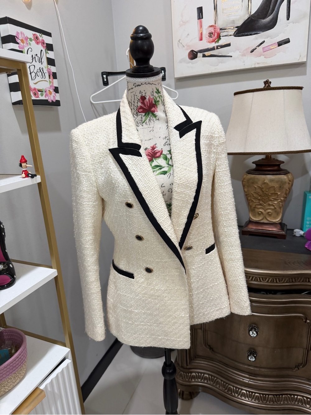 Zara Cream Bouclé Double-Breasted Blazer with Black Trim - Picture 3 of 10